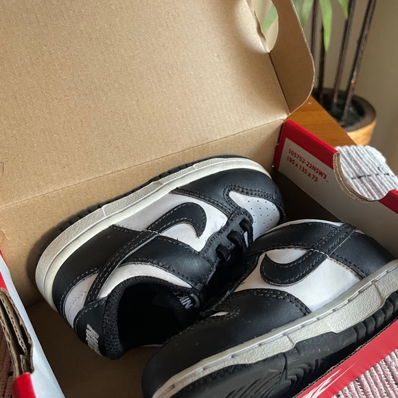 Nike panda Kids dunks - Picture 3 of 7